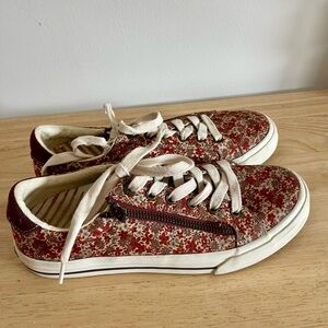 Taos floral canvas sneakers 8.5